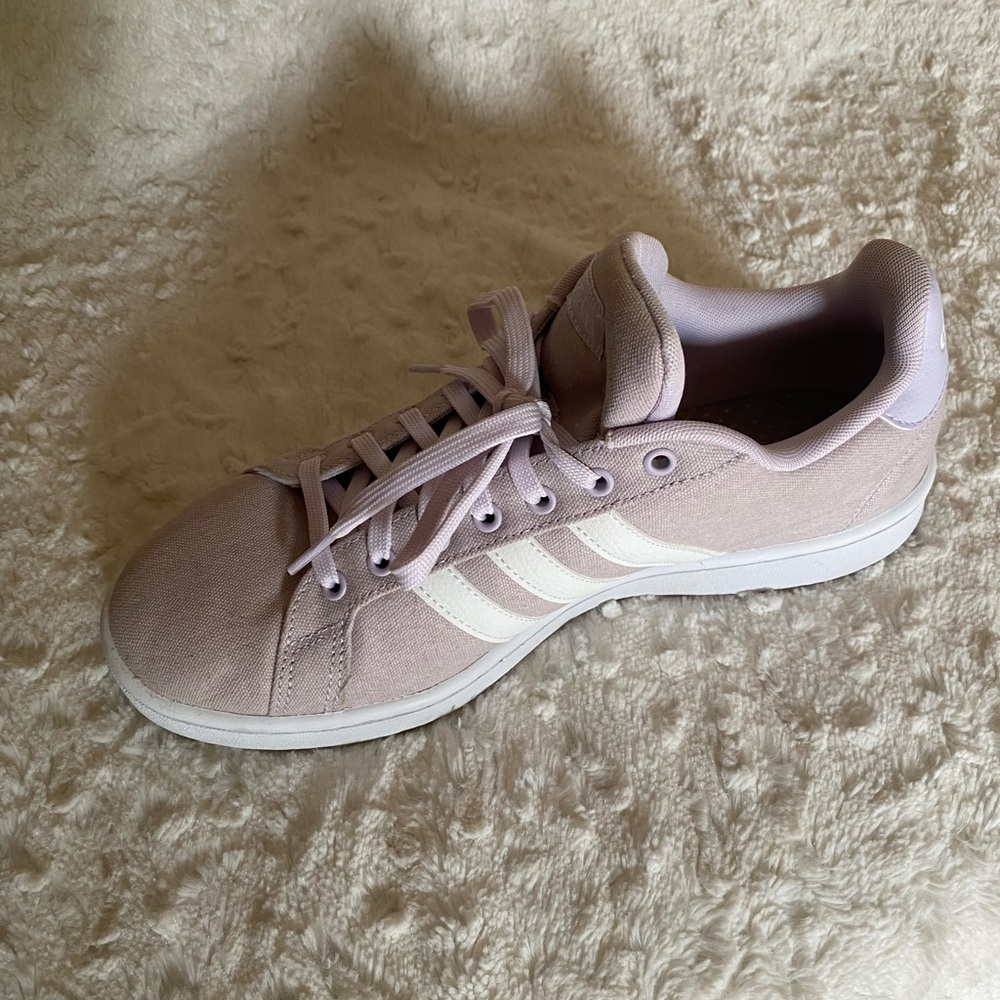 Adidas Women's lavender Sneakers W10.5 - Picture 6 of 9